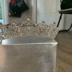NWT ANSONIA Bridal Crown Headpiece Ansonia Bridal Veils (@ansoniabridalveils) • Instagram  main image 3